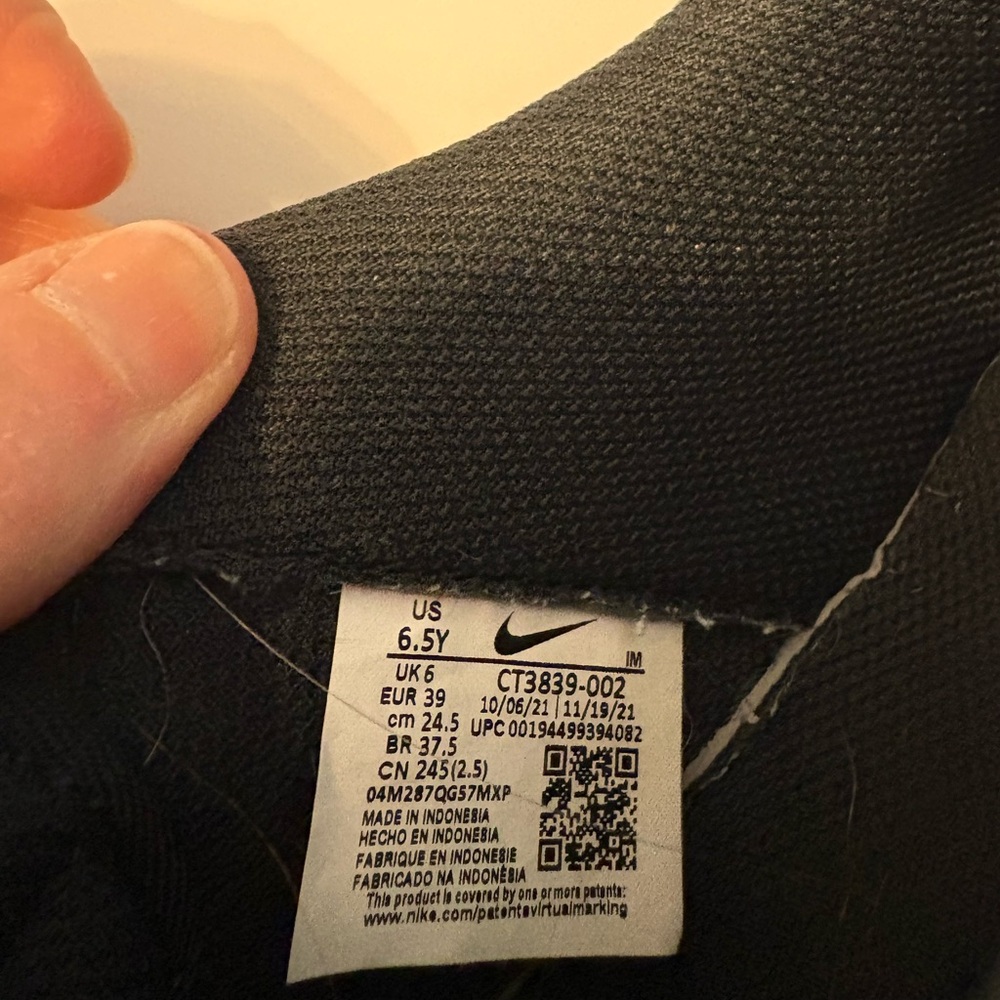 Nike Air Force 1 black/‎ white youth 6.5 (fits women’s 8-8.5) - Picture 4 of 10
